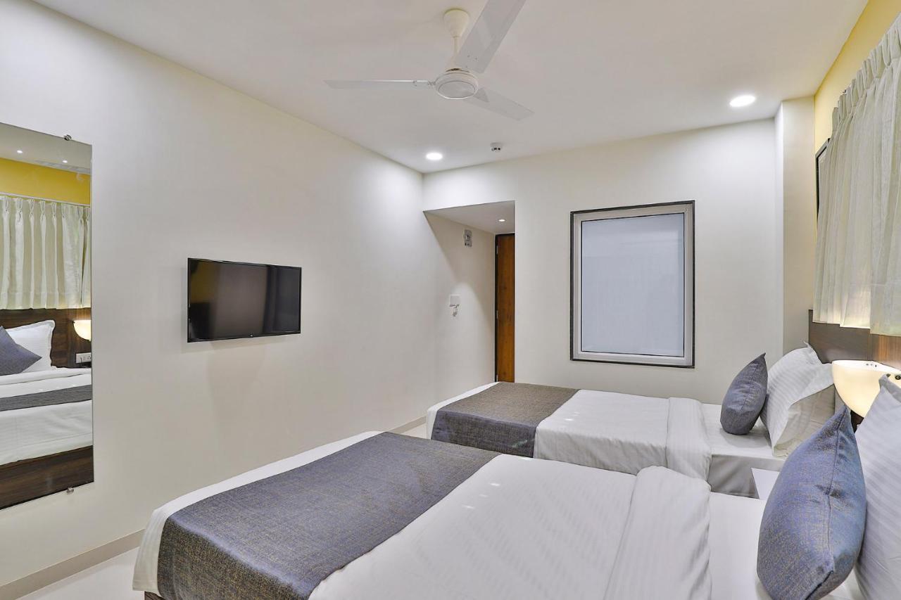 Leo Hotel アーメダバード エクステリア 写真